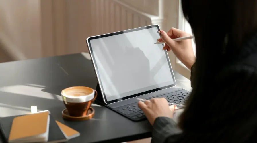 Why Should Small Business Owners Hire a Designer